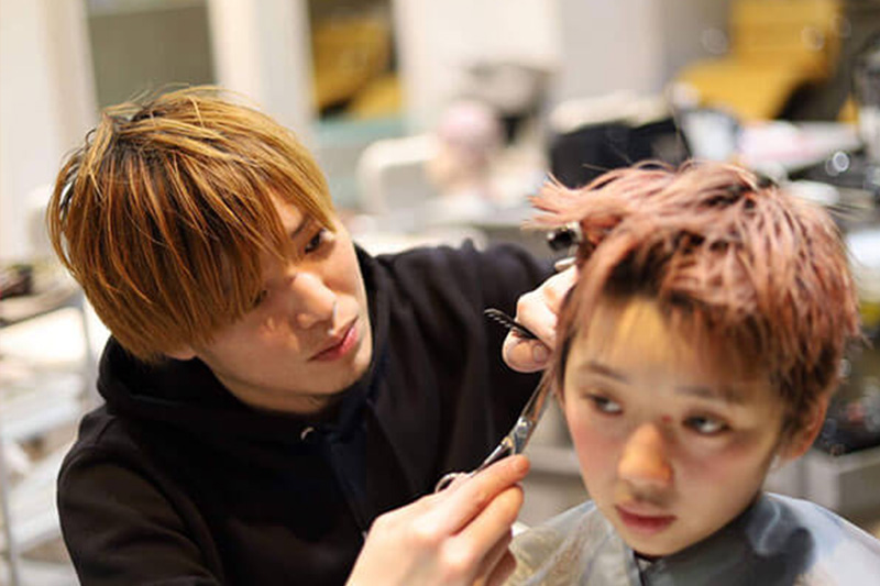 流行中のインナーカラーって 川西能勢口 駅近の美容室 Hair Creo